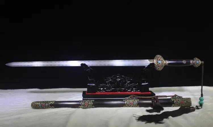 盘点中国影视剧十大名剑,倚天剑勉强上榜,湛卢剑位居第二_宝剑_妖魔