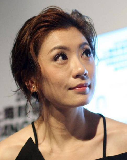45岁贾静雯依旧不老,这就是女神模样?
