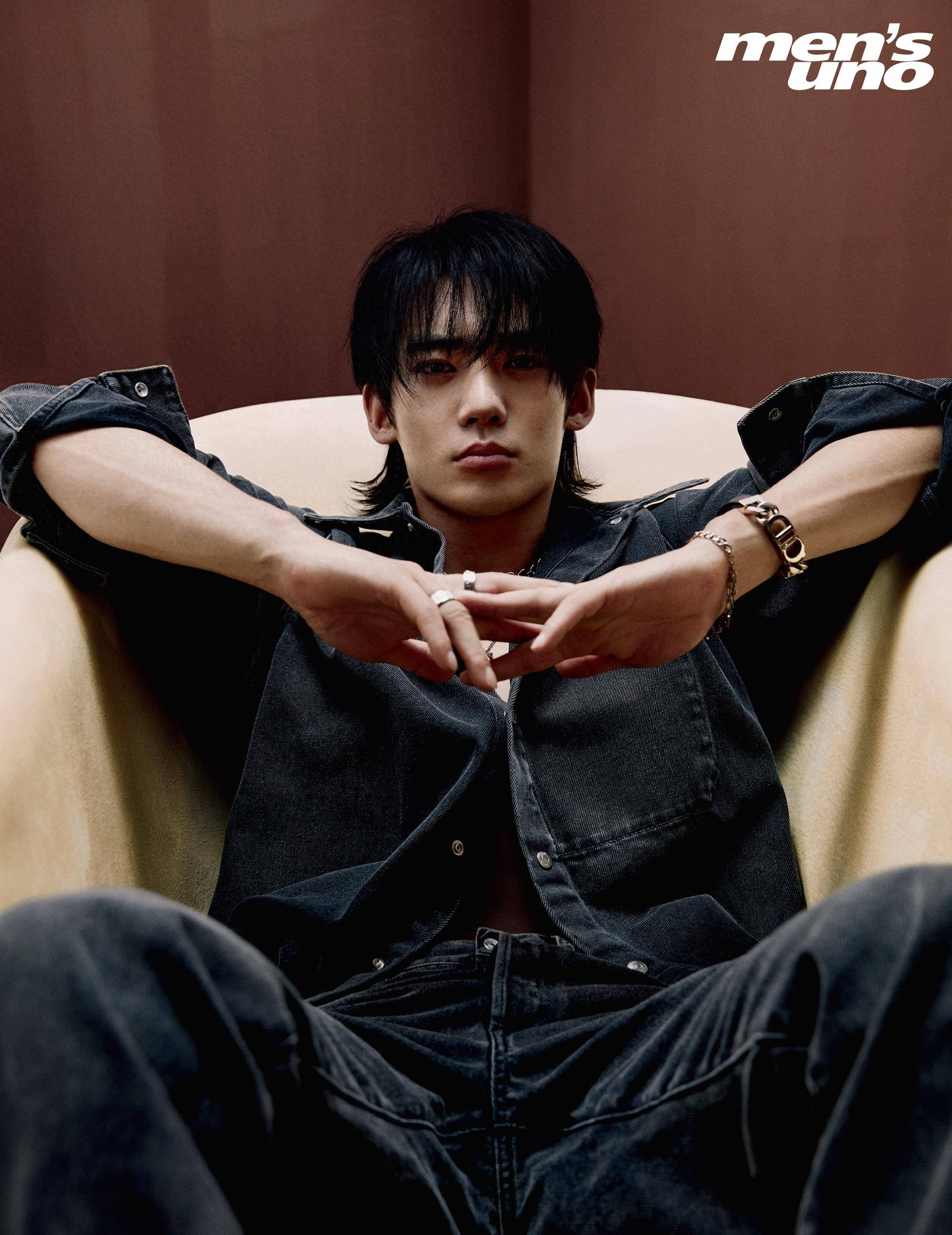 于适《风度》登上十月号封面,秀出饱满的胸肌,荷尔蒙爆棚_少年_电影