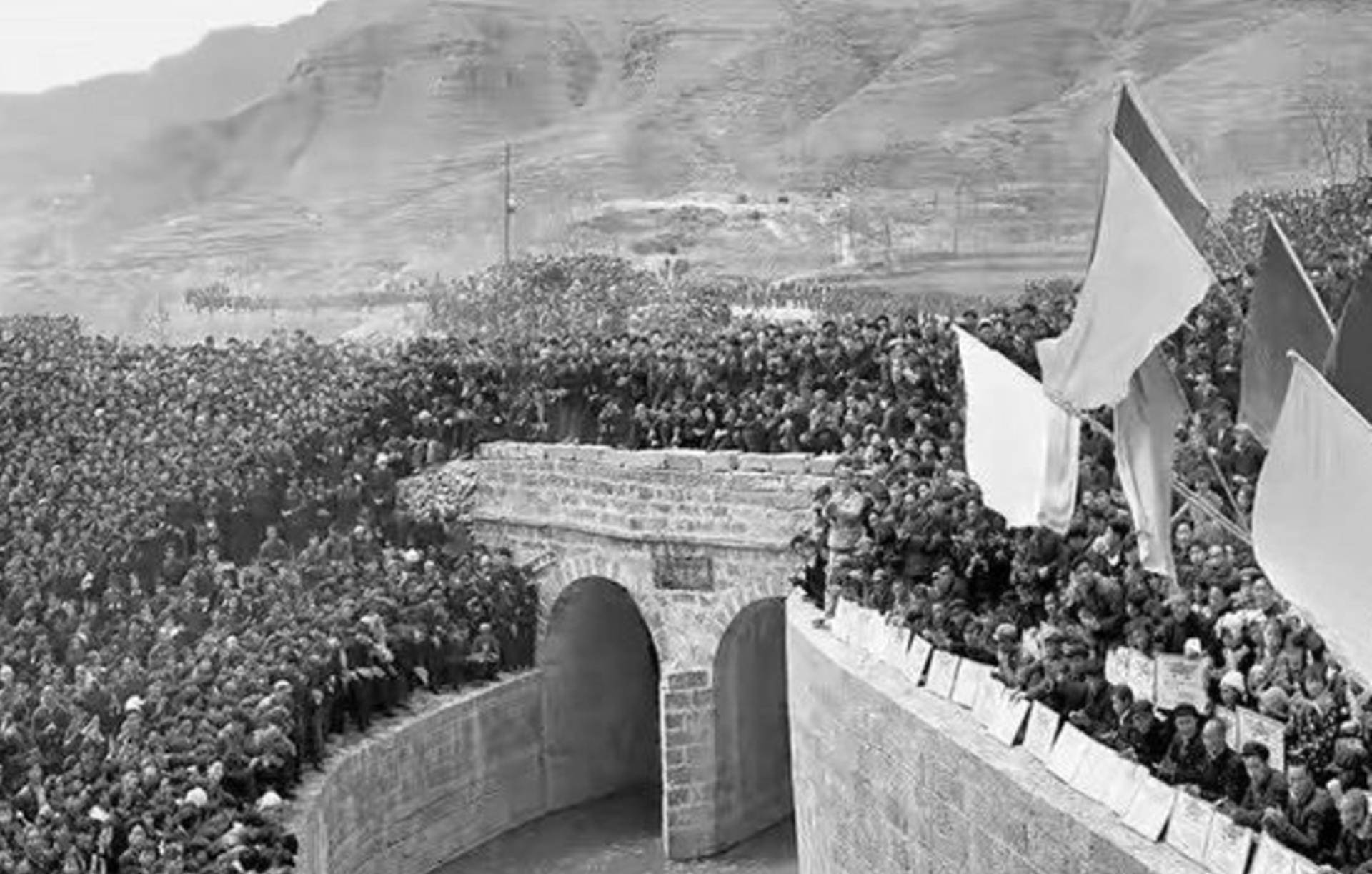 1960年,红旗渠引水工程,本意造福百姓,为何却遭村民不断告状?