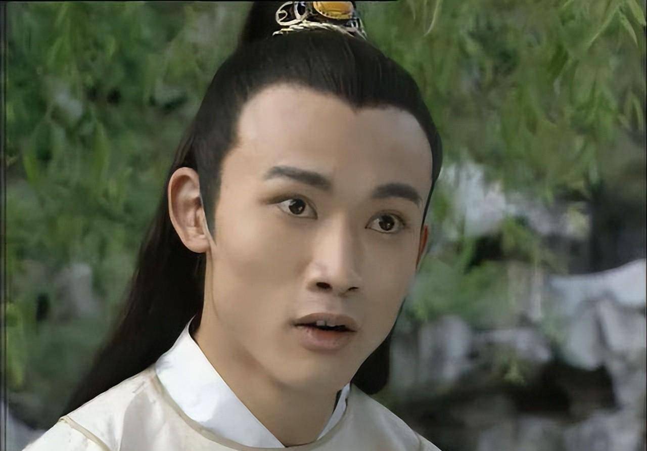 老大齐天翔身体日益孱弱,最后一觉睡了过去,再也没能醒来,老二齐天放