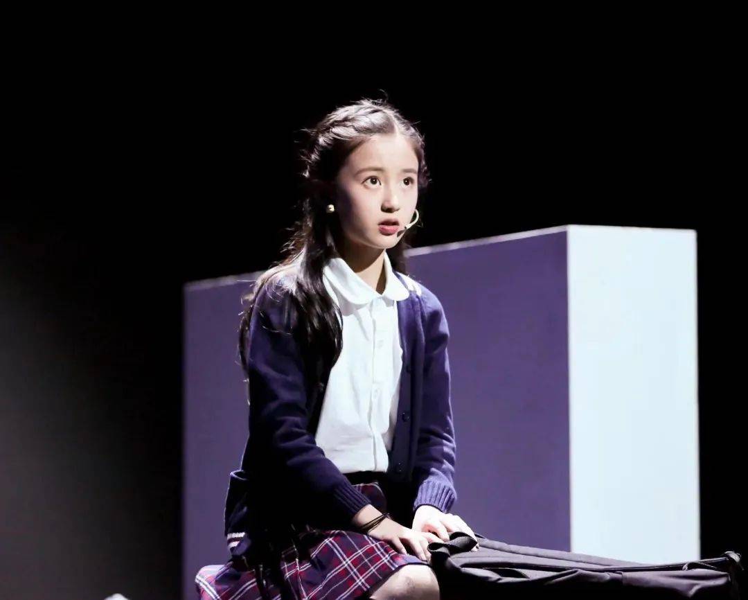 还记得让王一博化身"女儿奴"的那个女孩吗?她长大了!