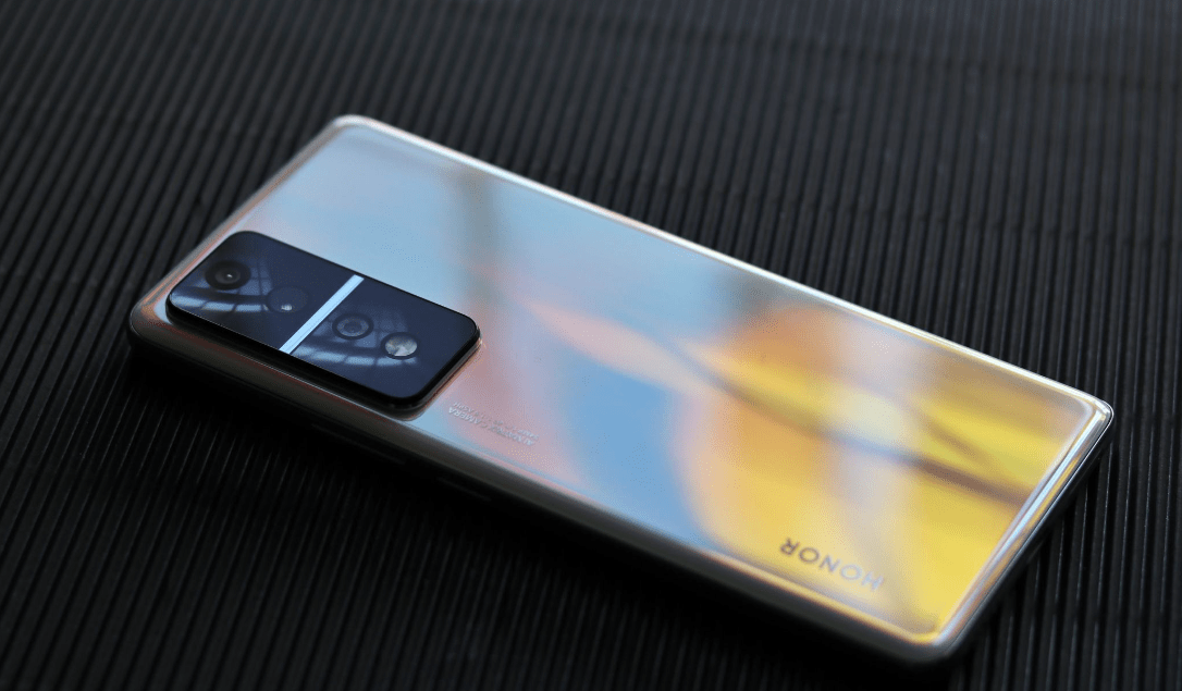 荣耀更激进了,骁龙8 旗舰低至2159元,12gb 256gb,还有66w快充_手机