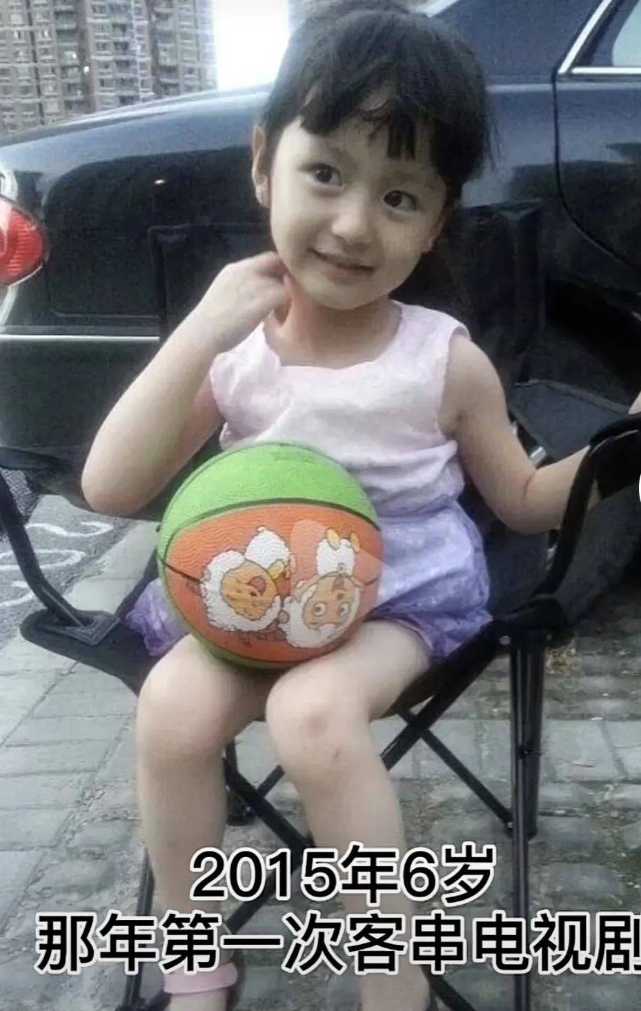 还记得让王一博化身"女儿奴"的那个女孩吗?她长大了!