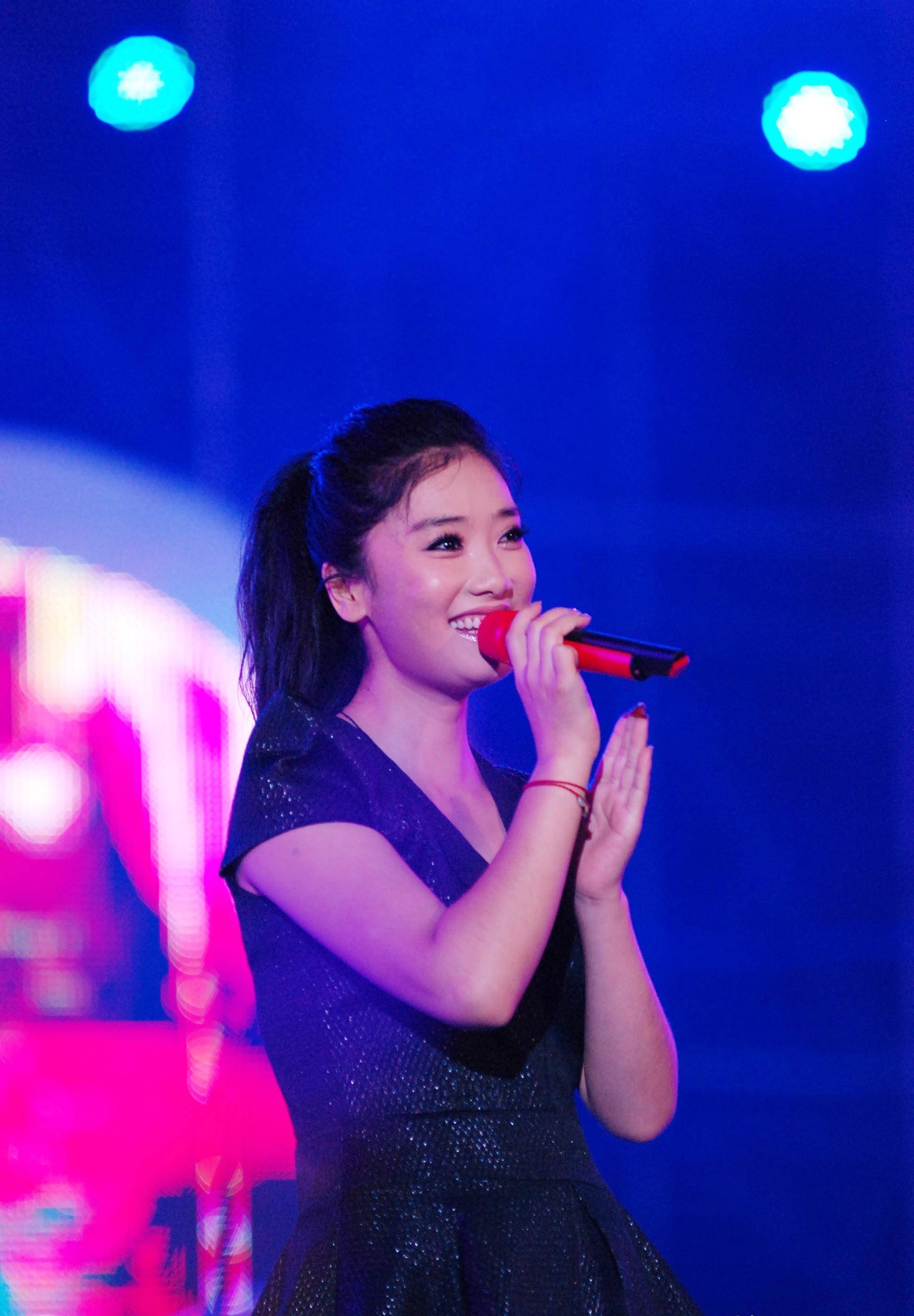 "凤凰传奇"合作20余年缘何没走到一起,玲花曾毅睡觉属子虚乌有_瑞昌市