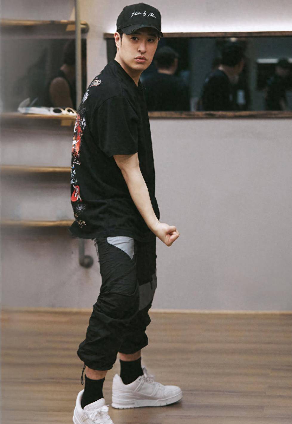 一期节目中连吃了28道菜,潘玮柏哥哥,我敬你是个吃货_环节_因为_潘帅