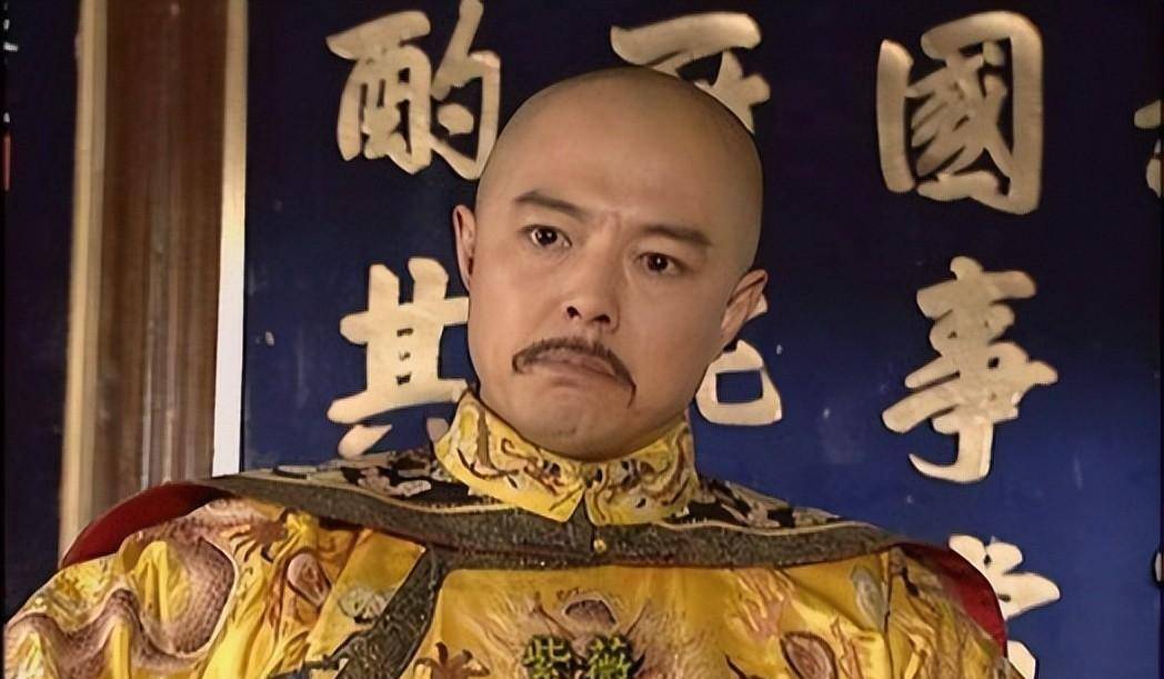 张铁林扮演乾隆乾隆是中国清朝一位赫赫有名的皇帝,生于康熙五十年