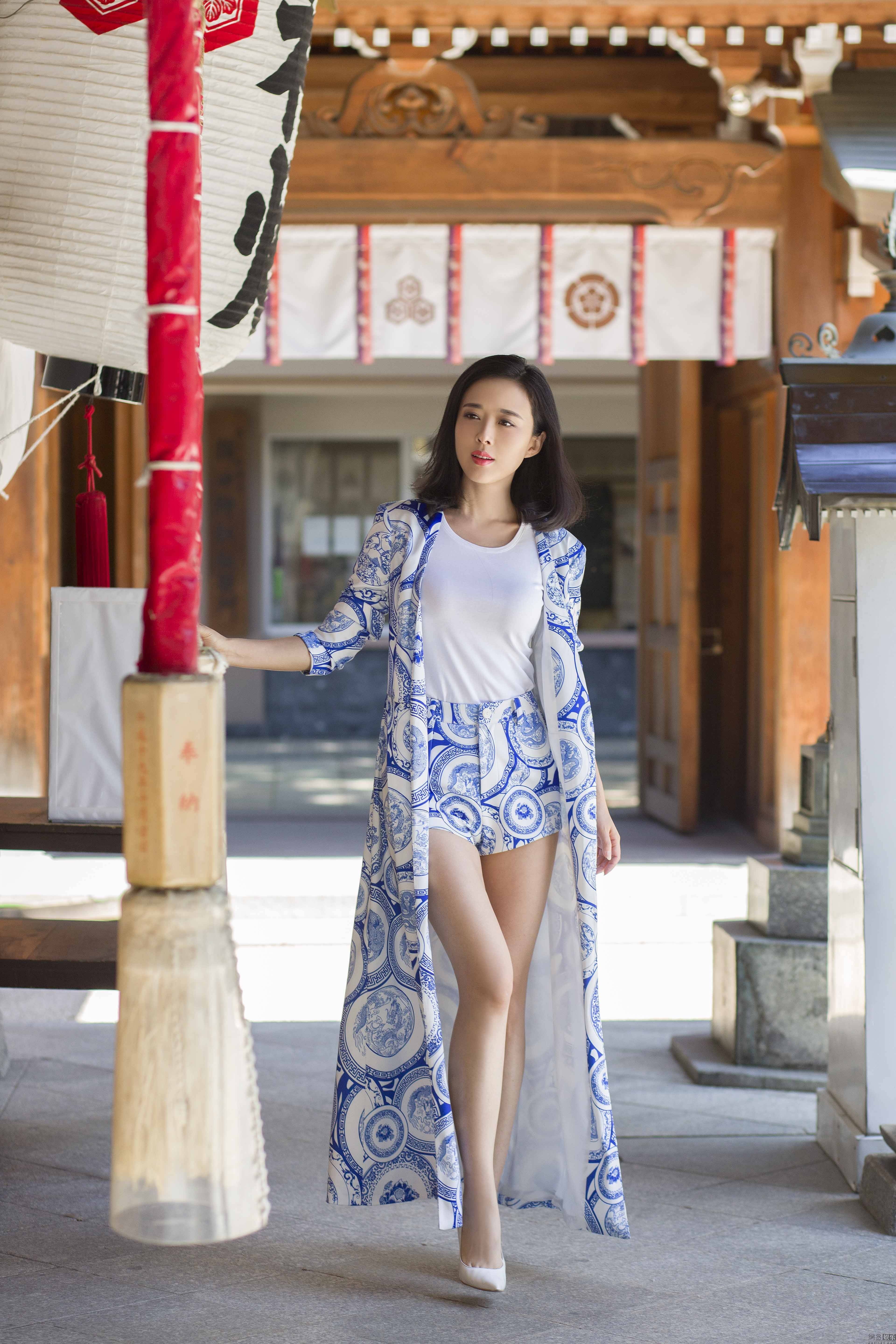 45岁颜丹晨,性感妩媚女人味十足!