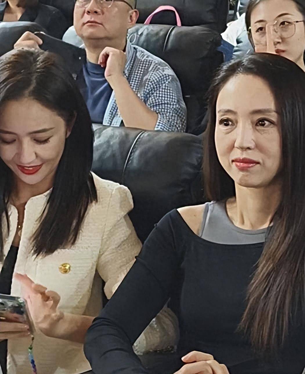 佟丽娅董璇罕见同框,两人对比颜值差距大,网友感慨:太可惜_高云翔