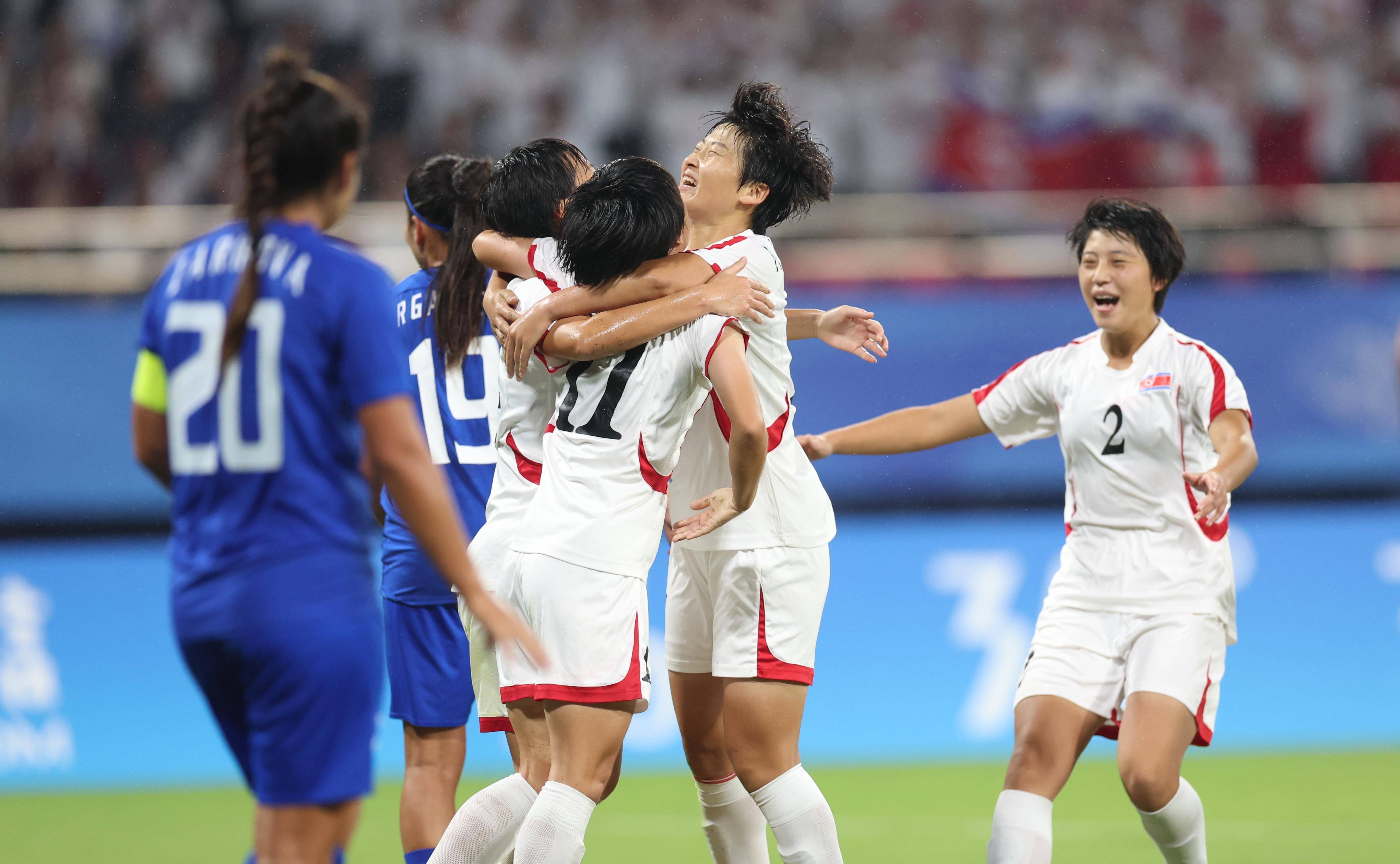 (杭州亚运会)足球-女子组半决赛赛况:乌兹别克斯坦队对阵朝鲜队_比赛