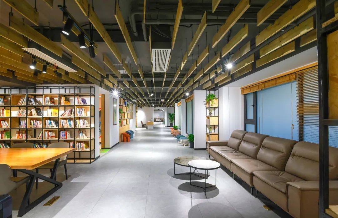 首页:扬州奥龙湾臻园售楼处电话_售楼中心_24小时电话_最新房源详情!