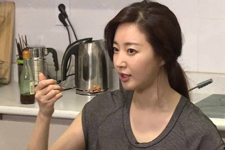 因太漂亮而忘记对方演员台词的女演员的近况_金莎朗_电视剧_表演