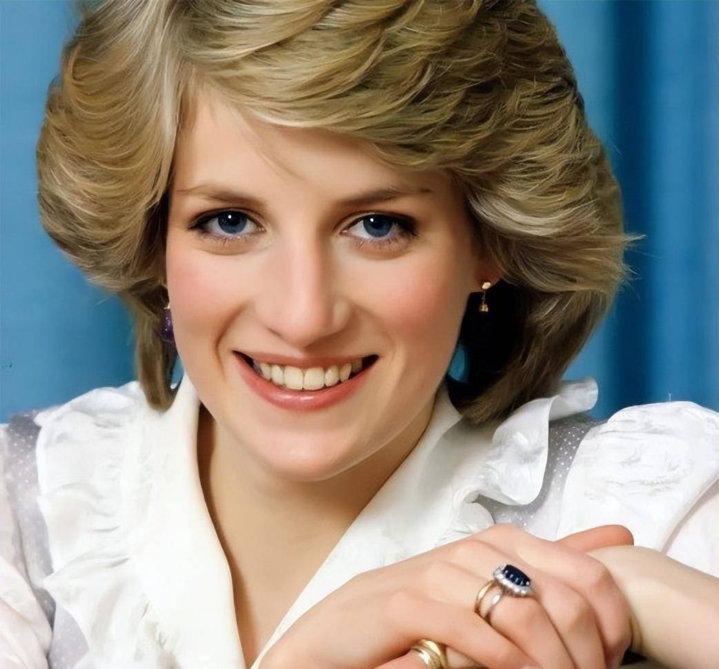 随着王室对结婚对象要求的放宽,后人蓝眼睛的特征也就不那么明显.