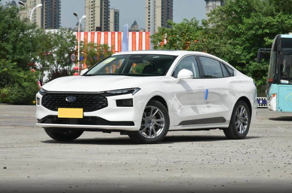 98万起,入门就配1.5t 8at,轴距2945mm,全新蒙迪欧能否翻身?