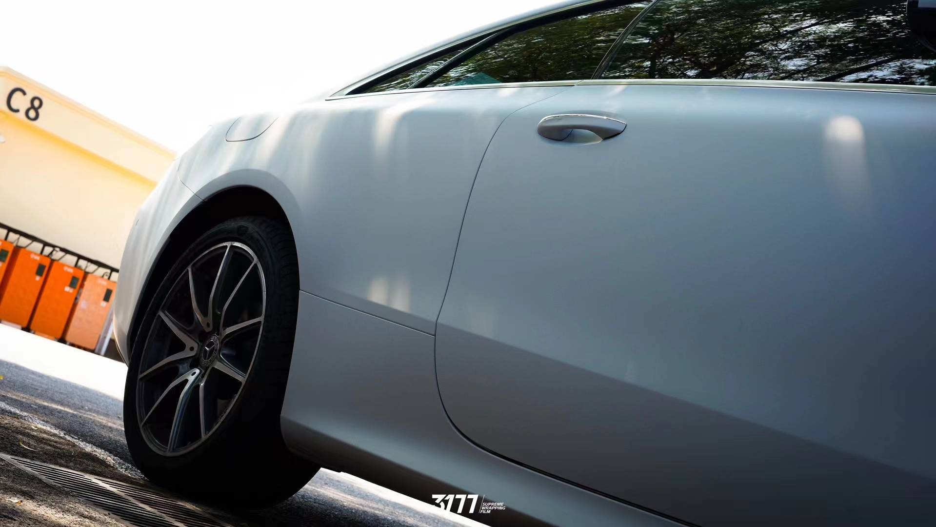 奔驰3177改色膜pet远山灰 ,百看不厌的低调浅灰色~_兰迪_气质