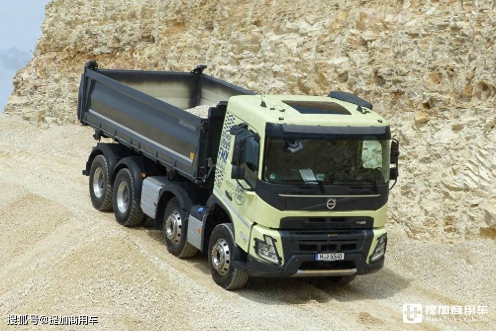 带驱动的提升桥见过吗?还是前四后八自卸,实拍沃尔沃fmx自卸车