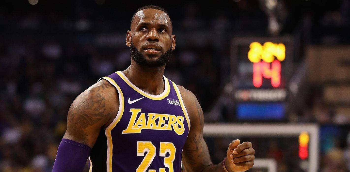詹姆斯就宣告灭霸回归,完全体湖人太强,夺冠稳了_赛季_球员_状态
