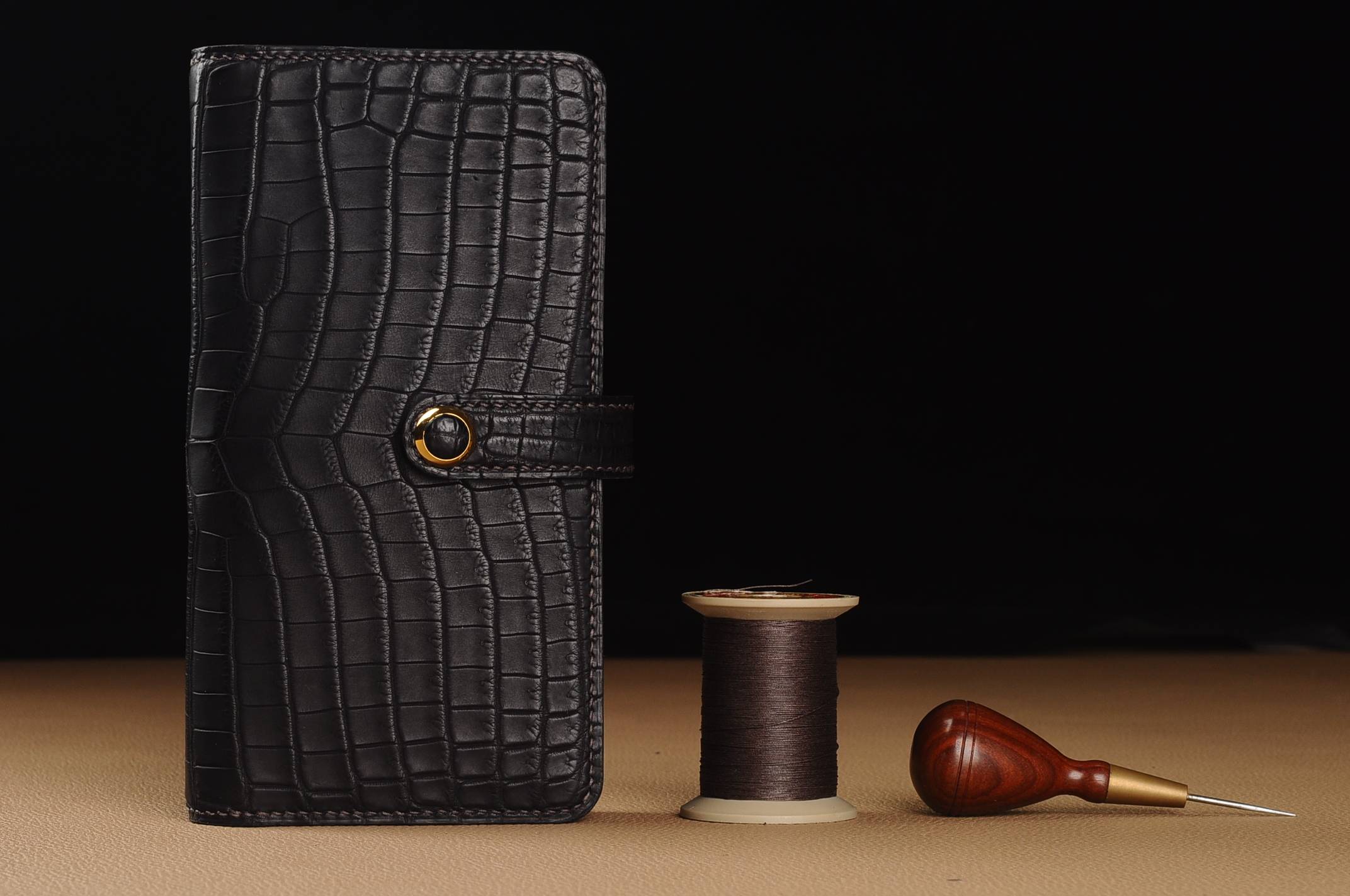 钱包的选择：款式、色彩、材质与品味的完美融合_搜狐网