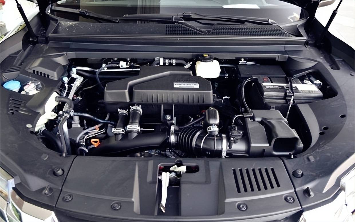 这台20款本田冠道240turbo搭载着代号为l15bd的1.