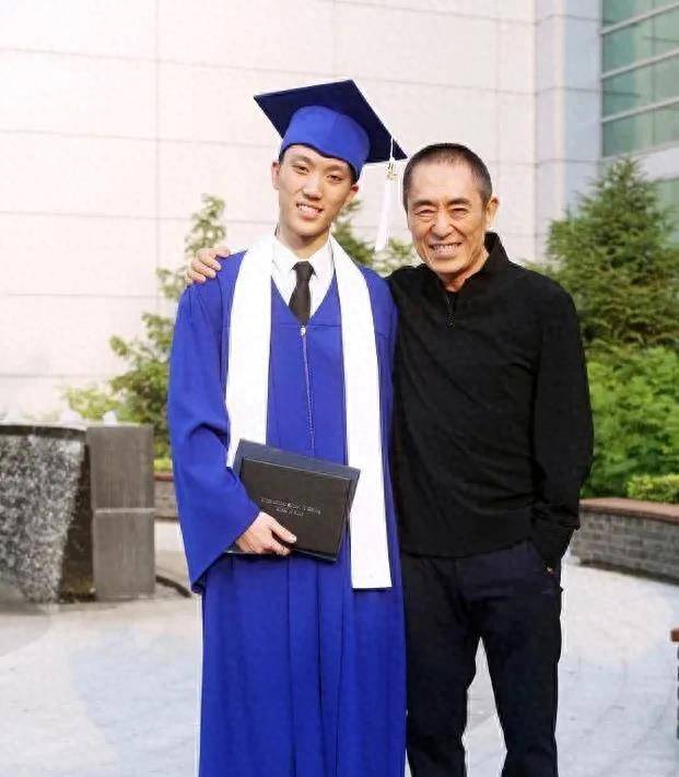 张艺谋辟谣移民美国,没全家跑路,卖豪宅是为了照顾父母_生活_谣言