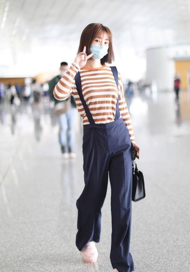 身材丰腴,但穿着却像少女一样,一身粉蓝搭配太清新了_服装_牛仔裤