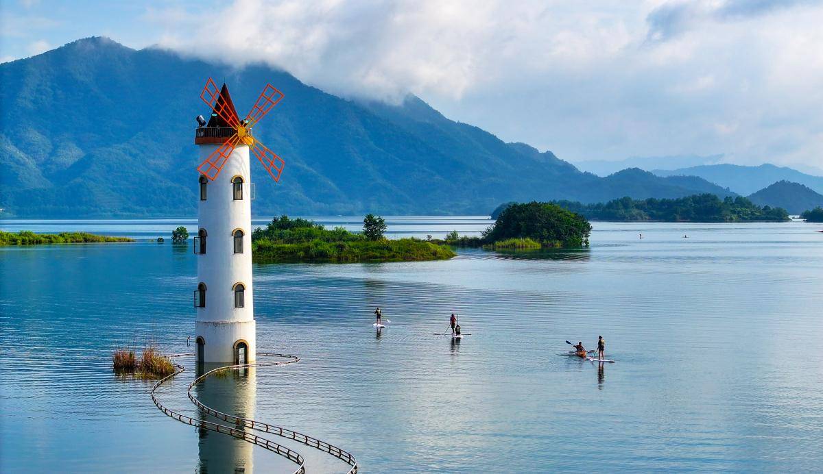 千岛湖啤酒小镇:探索啤酒文化的魅力与乐趣_旅游_活动_历史