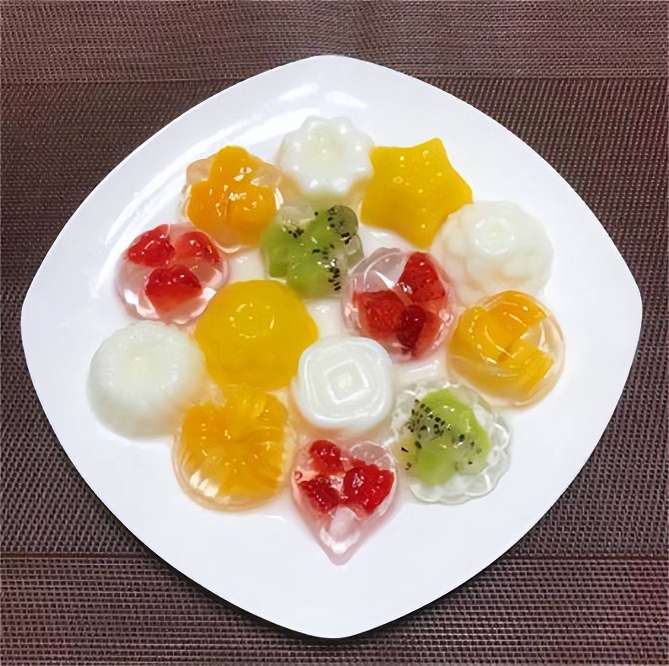 白凉粉怎么煮?在家自制果冻,健康无添加,简单又好吃_清水_步骤_水果