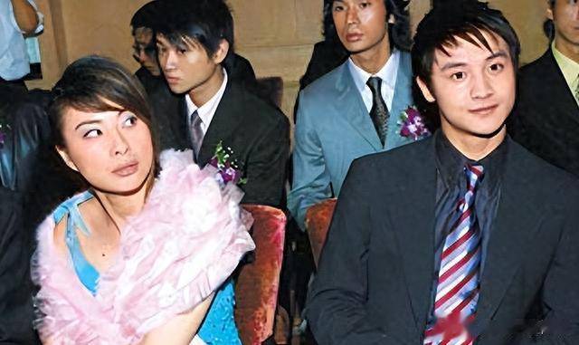 廖剑玲当然也闹情绪过,可田亮却以比赛重要为由哄住了她.