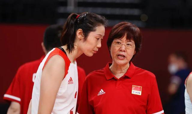 探索朱婷的成功之道:与众多优秀人士建立深厚关系_郎平_姚迪_徐云丽