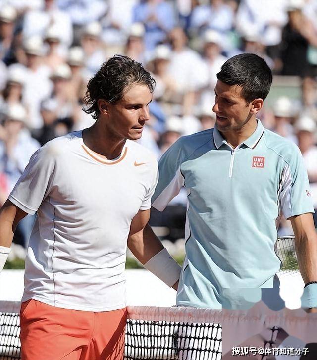因为两个人年龄上只差了一岁,并且德约科维奇比纳达尔多两座大满贯