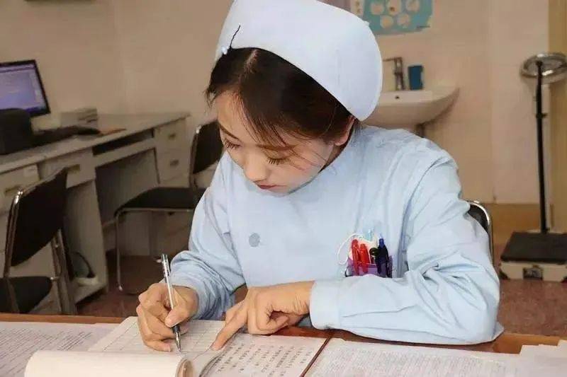 护士执业资格证过期了怎么办？