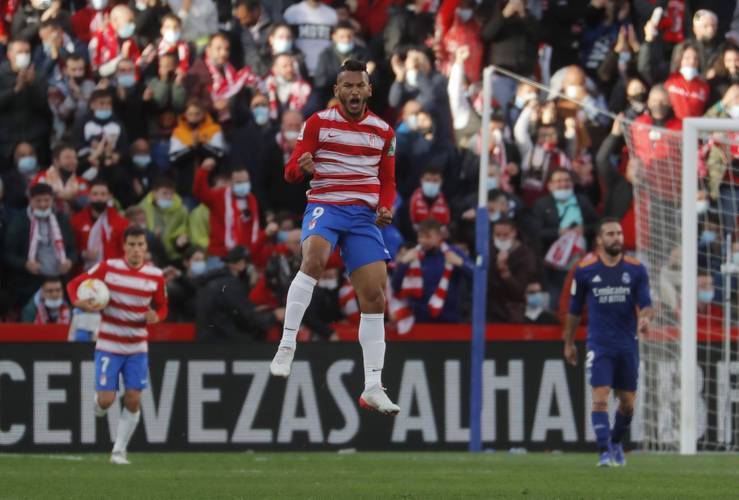 格拉纳达(granada cf):格拉纳达是西班牙的另一支足球俱乐部,位于安达