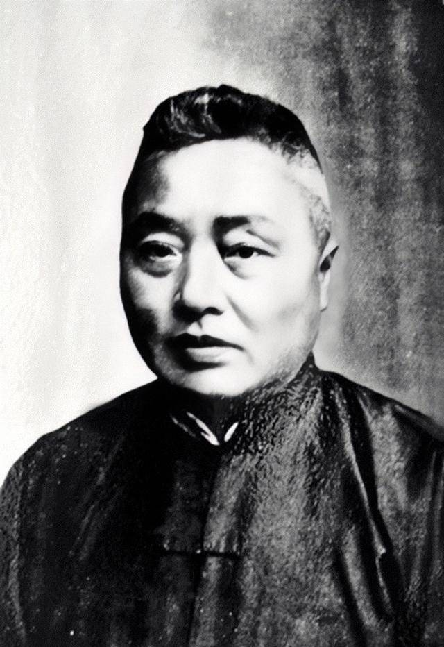 对于荣氏家族辉煌的开创者,荣宗敬与荣德生两兄弟,只要学过历史的学生