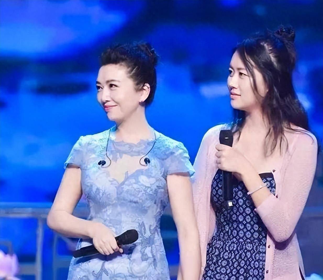 江珊终于选对合适的发型!