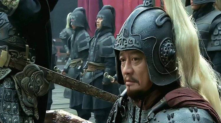 袁术,手下有一位名将,纪灵.