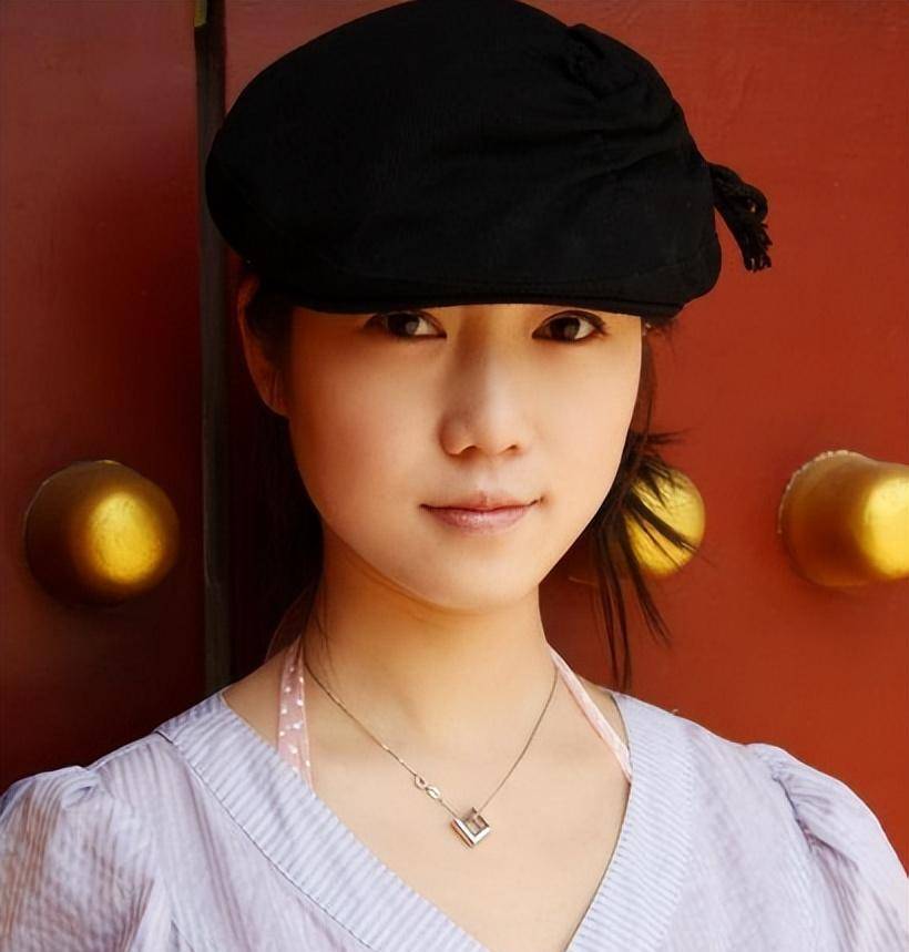 网红模特张筱雨,出道一年拍21套人体写真,现38岁仍单身未婚