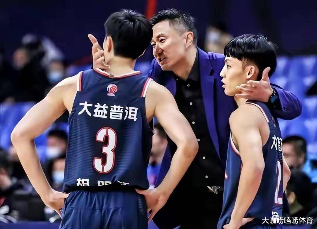 宏远老板娘久违现身!