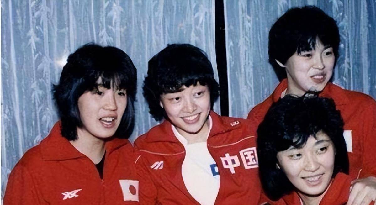 "张蓉芳:五连冠缔造者,和郎平共患难,今状况如何_胡进_排球_中国女排