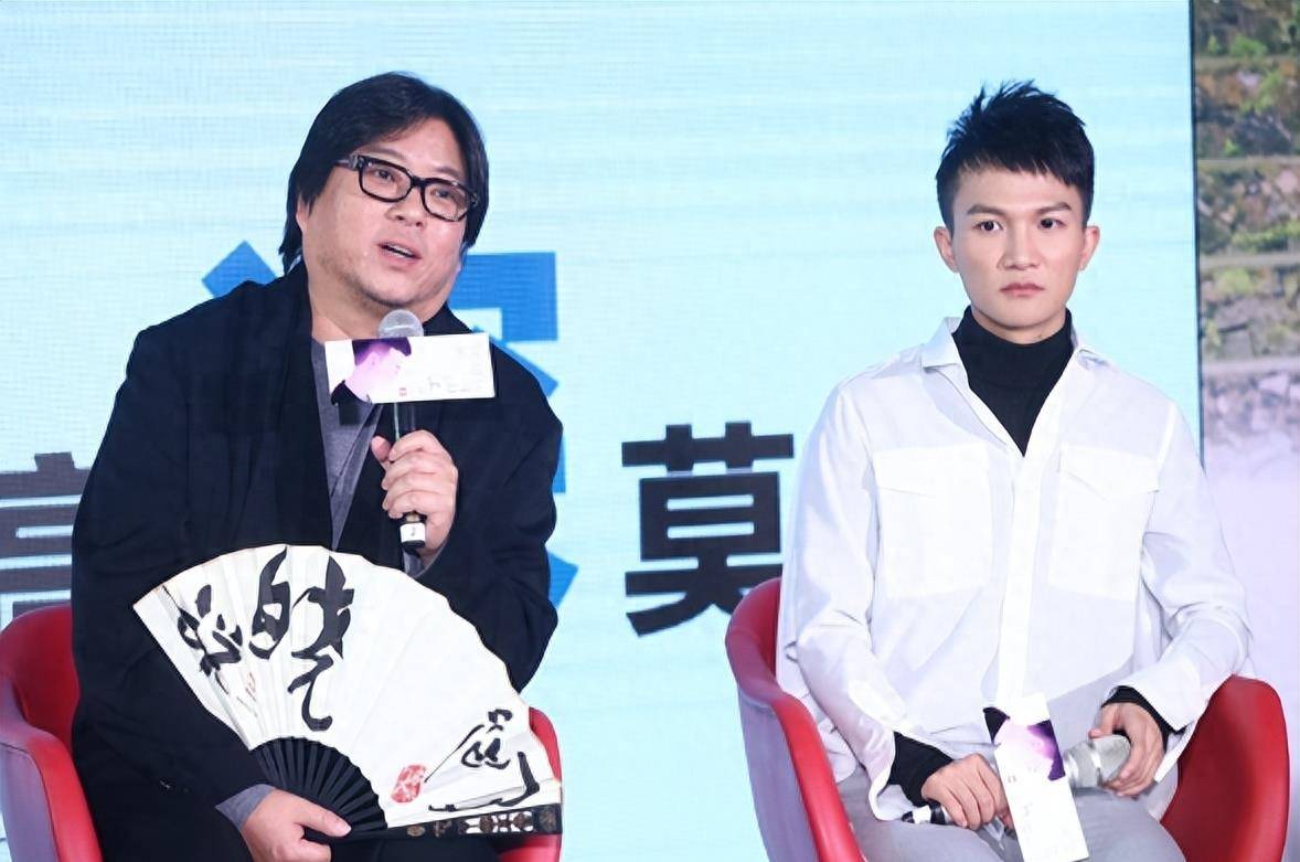 "宝藏男孩"周深:用实力打脸那英,如今央妈替他"打抱不平"_声音_时候