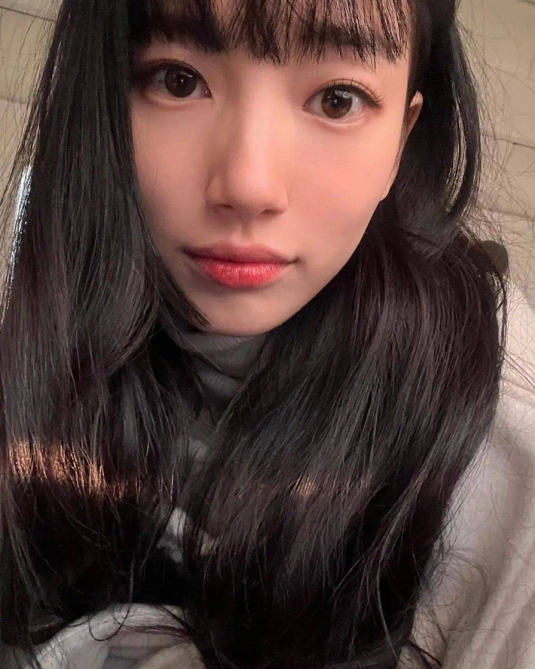 裴秀智近照眼神呆滞嘴凸脸颊凹陷,被质疑整容项目做太多有后遗症_外貌