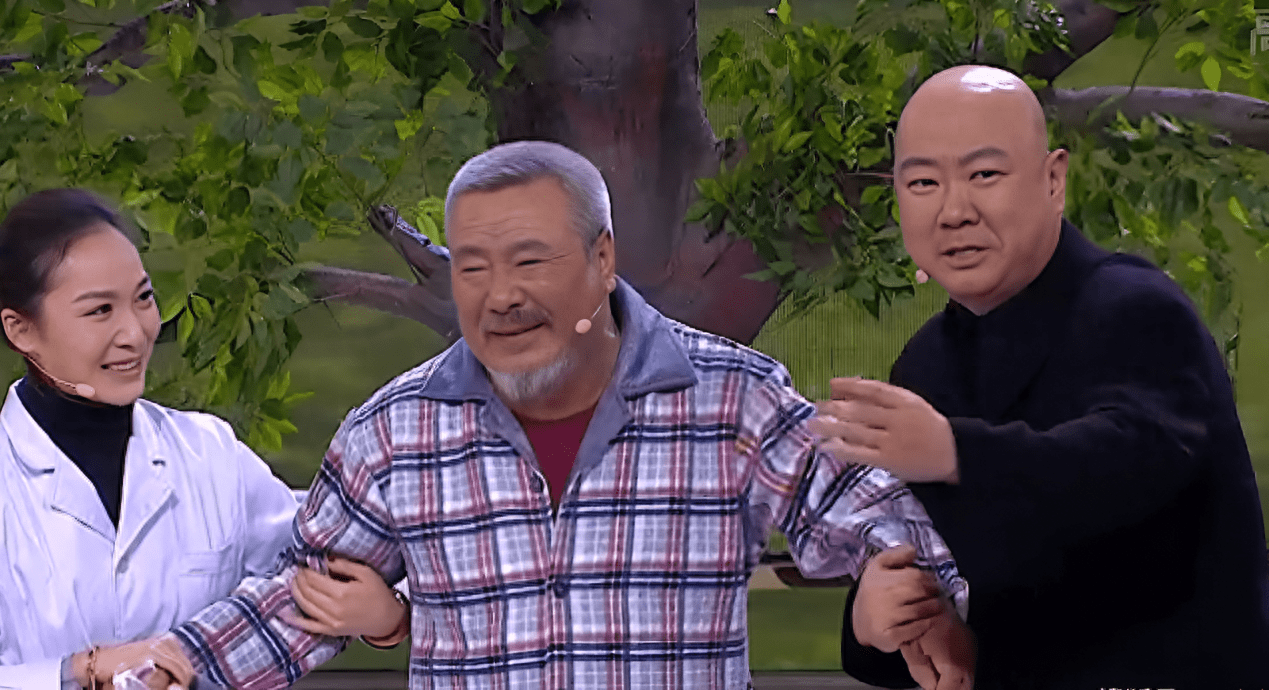 郭冬临:曾因8个字被索赔1亿,20次登春晚,如今55岁孤身一人_父亲_母亲