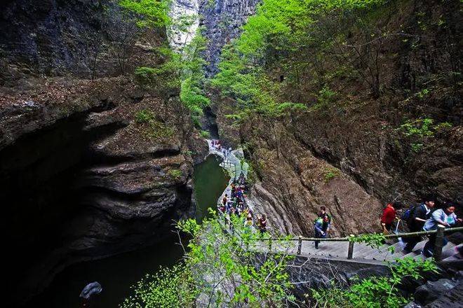 野三坡百里峡是国家5a级景区,被誉为天下第一峡