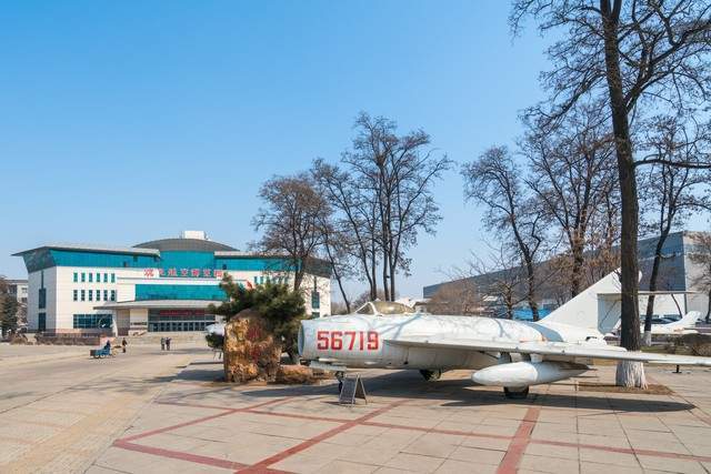 赓续红色基因 点燃乡村振兴"红色引擎"| 沈飞航空博览园走进法库县