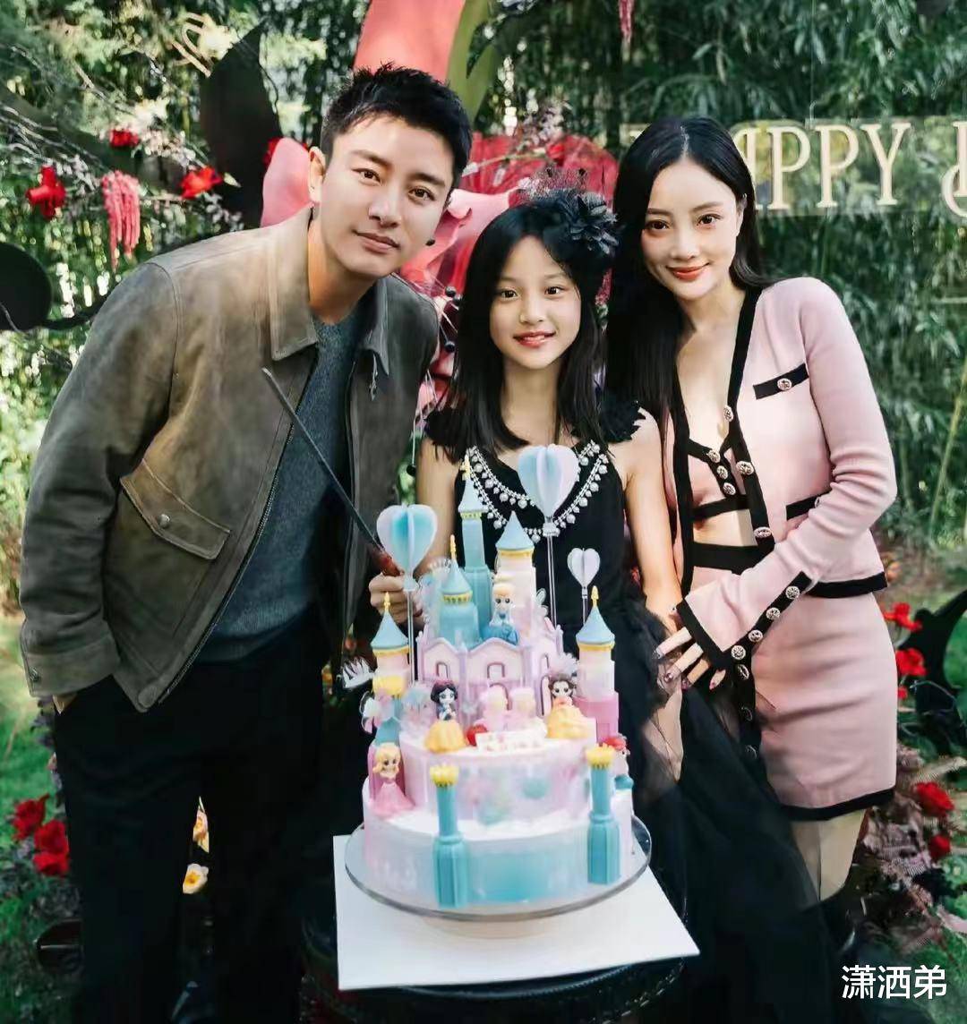 离婚之后,李小璐罕见晒与贾乃亮合照为女儿庆生_pgone_配文_父母
