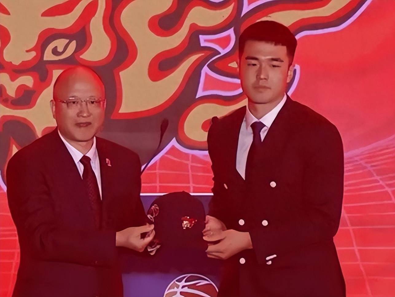 球迷:首轮第14顺位,他叫张文逸_比赛_进攻_球员