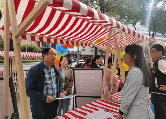 10月21日,2023年十堰市残疾人秋季招聘会在武商十堰人民商场成功举办.