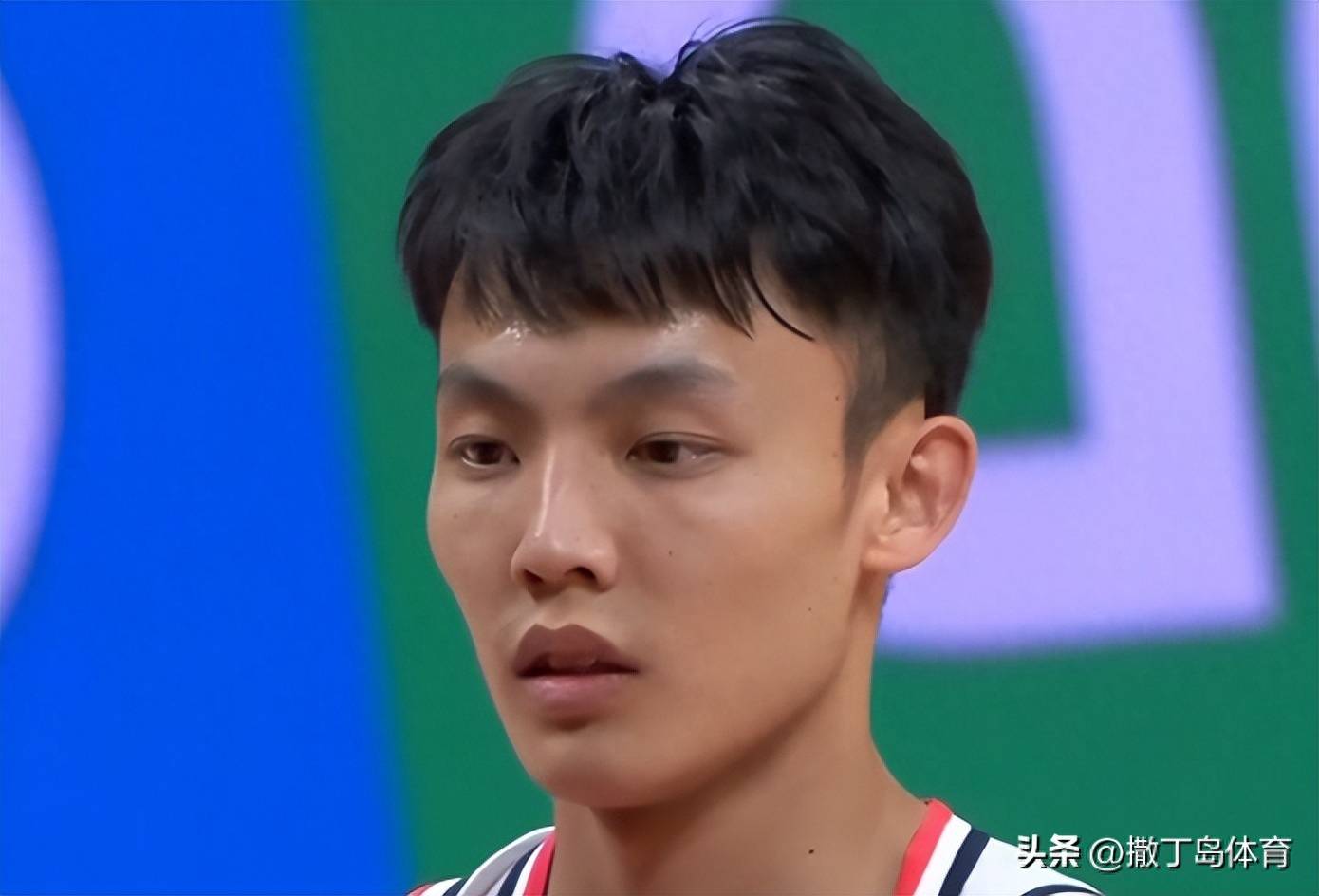 徐昕:6分上来被对手针对,防守要继续努力,脚步太慢,是有护筐能力的.