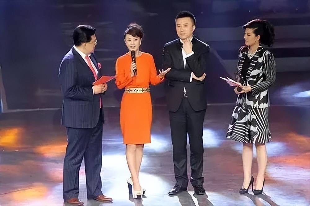 《新闻联播》主播潘涛:45岁闯北京,与小妻子的幸福背后有艰辛_工作