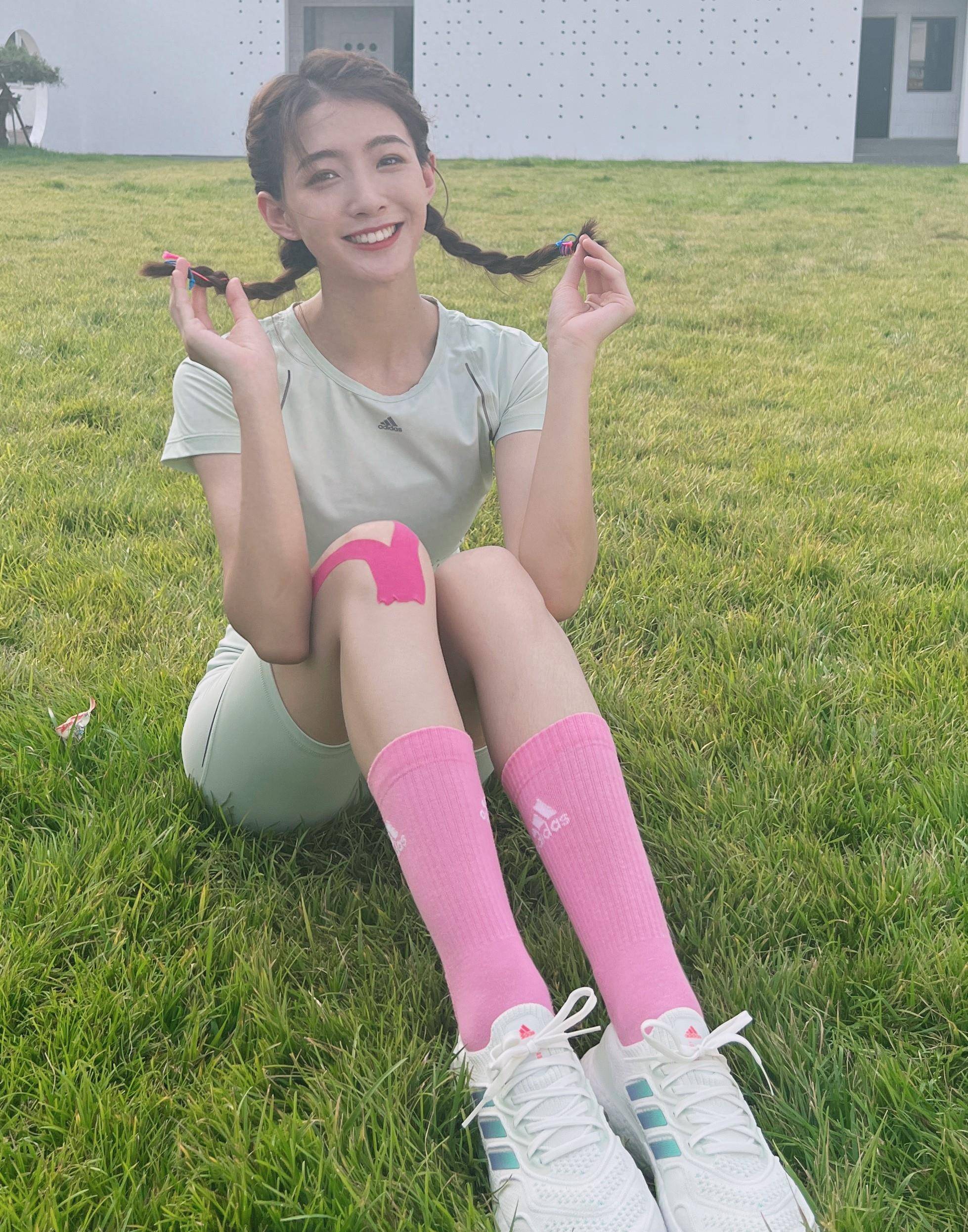 nba女子主播雪儿-1米72大长腿,高挑迷人,神似江疏影_解说_球迷_体育界