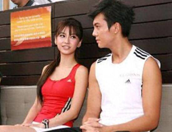 杨颖与陈伟霆的恋情,为何以分手告终?_郑中基_黄晓明_感情